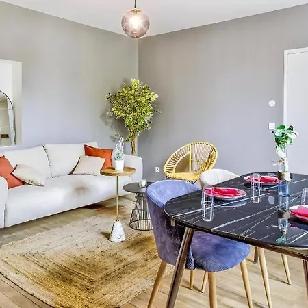 Le Champetre I Face Gare I Parking I Cozy & Familial I Rentimmo Apartment *